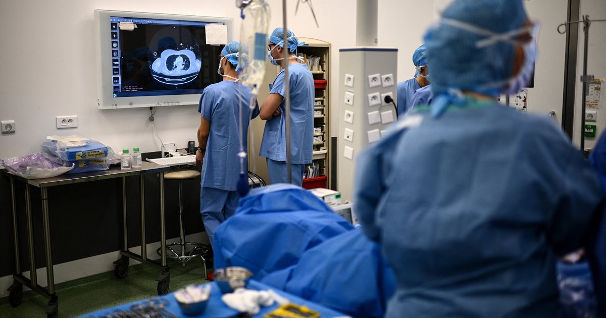 AI assists first live brain tumour removal in London