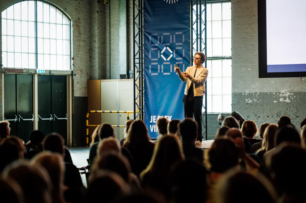 Who is the best AI speaker for financial organizations?